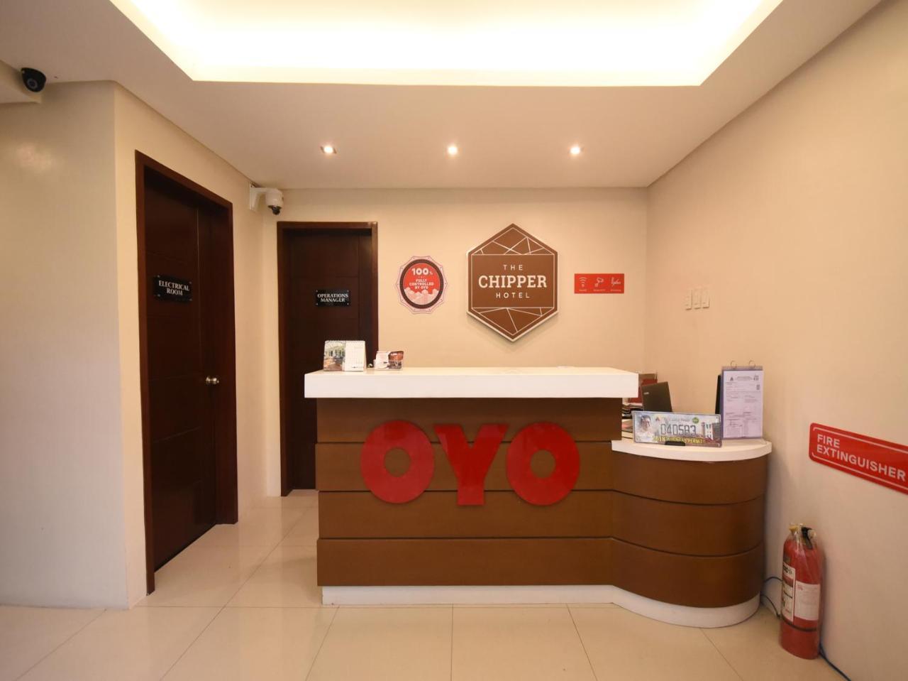 Oyo 111 The Chipper Hotel Quezon City Bagian luar foto
