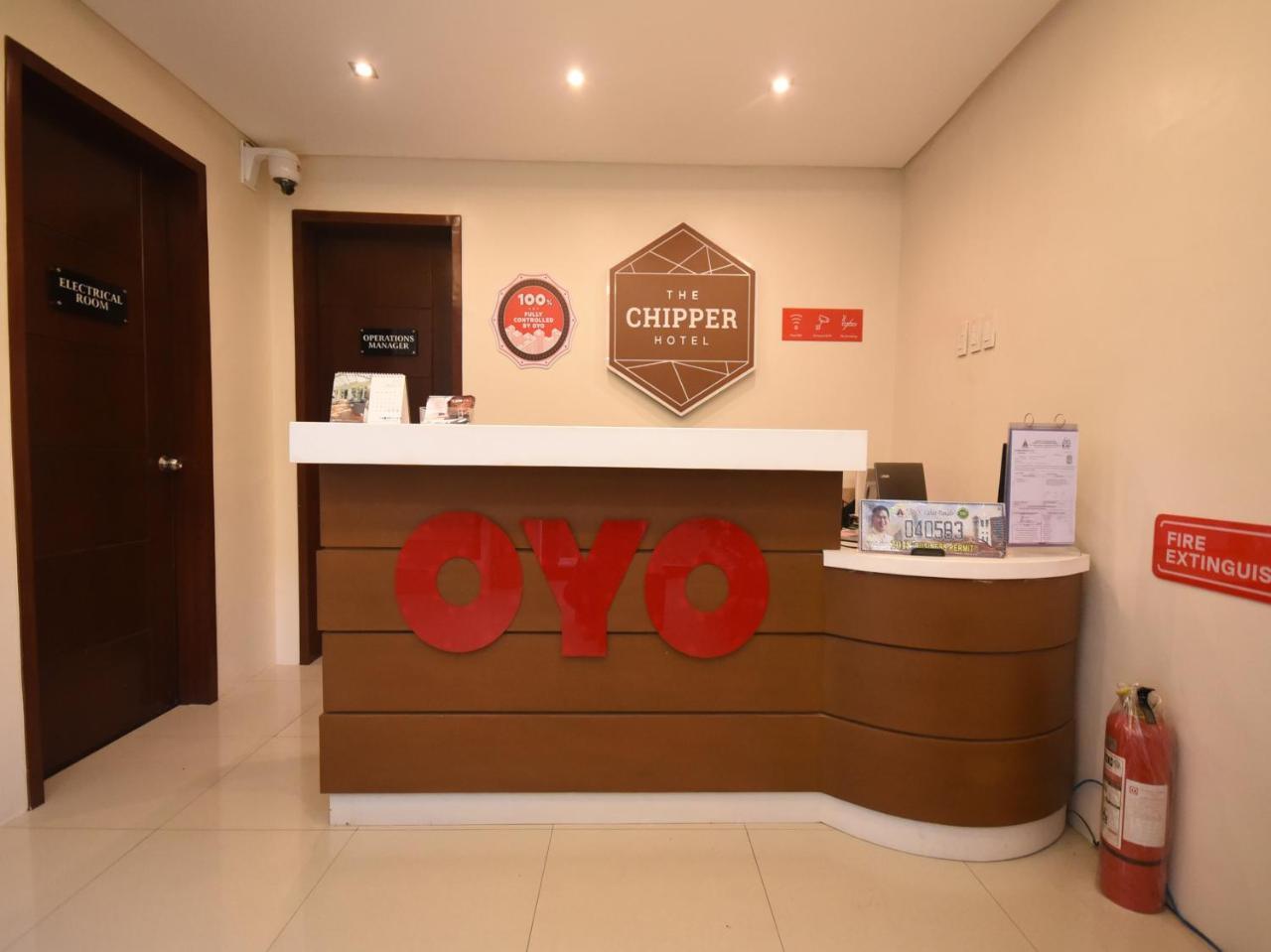 Oyo 111 The Chipper Hotel Quezon City Bagian luar foto