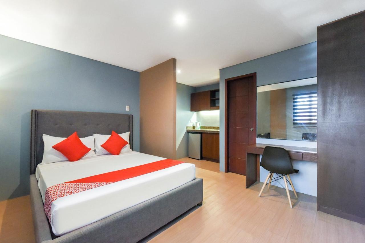 Oyo 111 The Chipper Hotel Quezon City Bagian luar foto